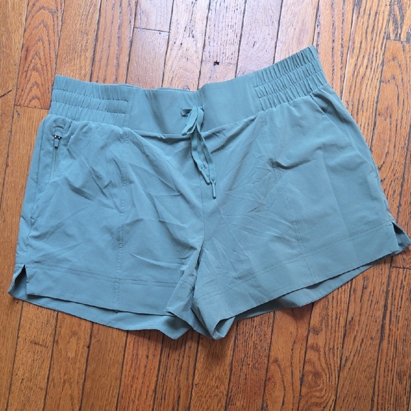 2/$15 Athletic Shorts Zipper Pocket (L) - Picture 1 of 5